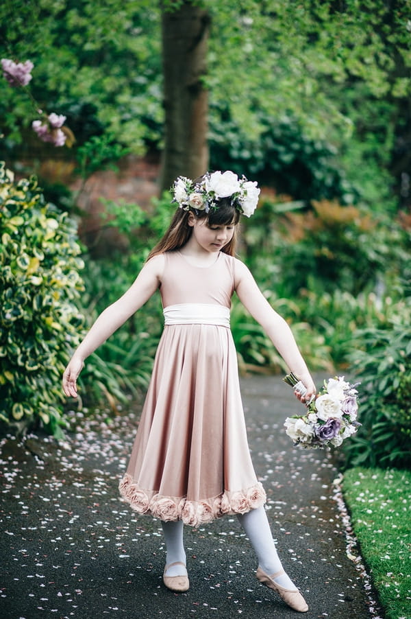 Flower girl ballet pose