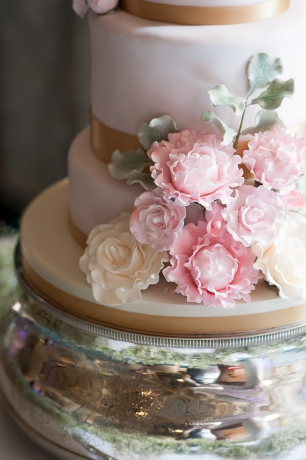 Flower detail on elegant wedding cake