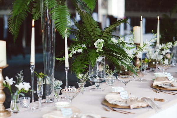 Retro Hollywood glamour style wedding table layout