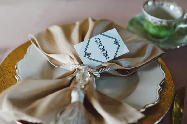 Gold napkin on wedding table