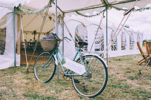 Vintage bicycle with wedding sign