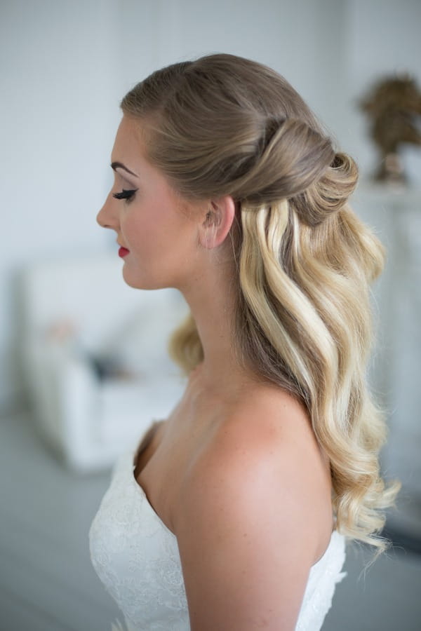Hollywood waves bridal hairstyle