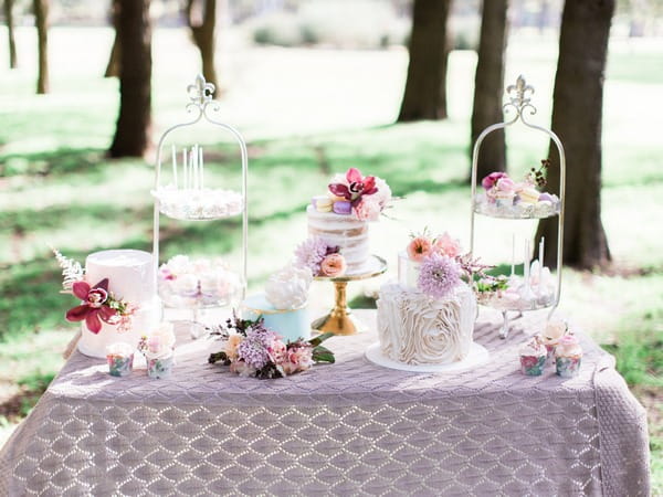 Wedding cake table