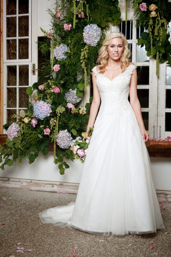 Bryn Wedding Dress - Amanda Wyatt She Walks with Beauty 2017 Bridal Collection