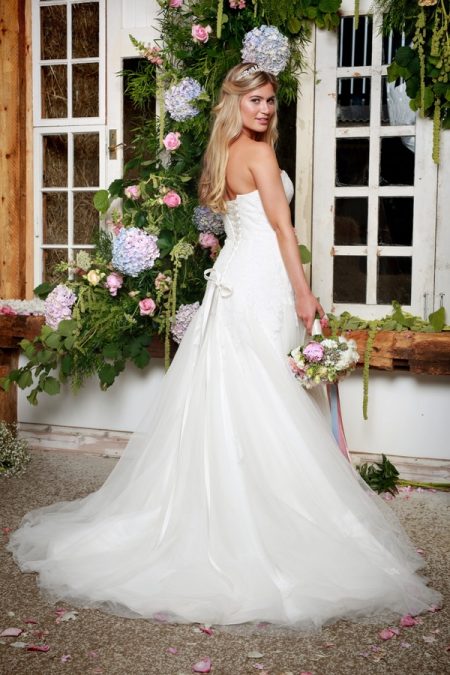 Back of Florianna Wedding Dress - Amanda Wyatt She Walks with Beauty 2017 Bridal Collection