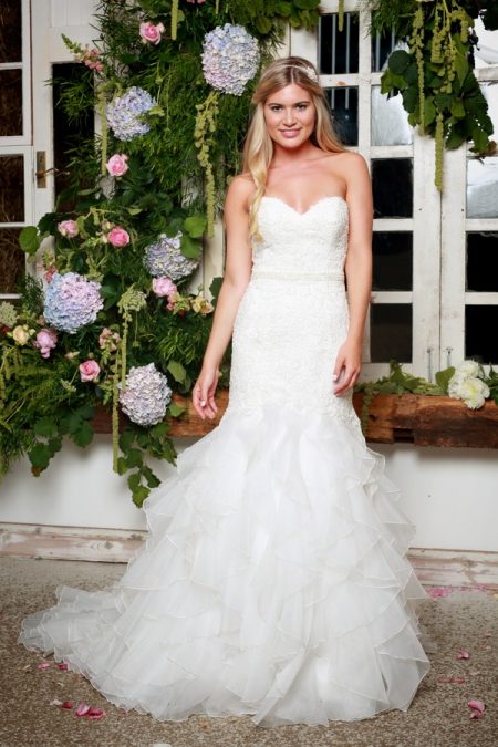 Sabine Wedding Dress - Amanda Wyatt She Walks with Beauty 2017 Bridal Collection