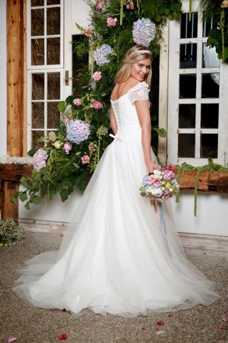 Back of Springtime Wedding Dress - Amanda Wyatt She Walks with Beauty 2017 Bridal Collection