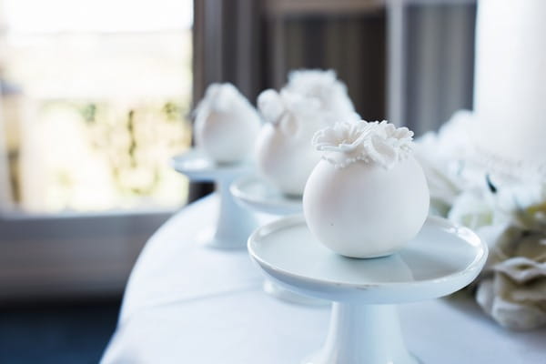 Wedding cake spheres