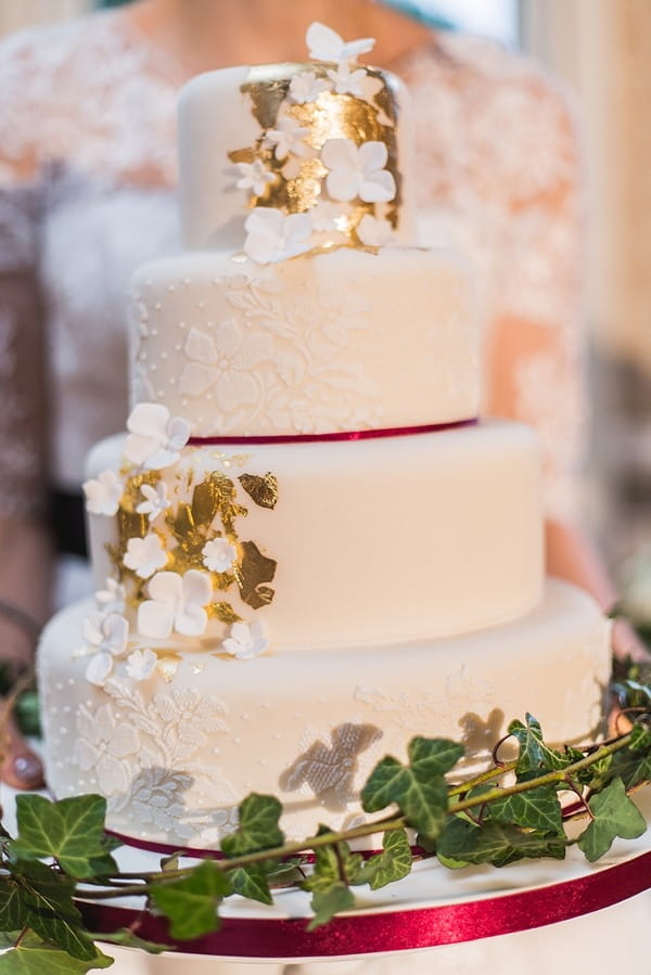 Detail on winter wedding cake