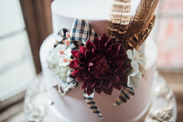 Flowers on wedding cake