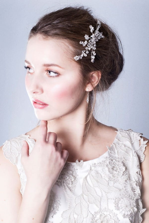 Simple Wedding Hairstyle with Iris Hair Comb