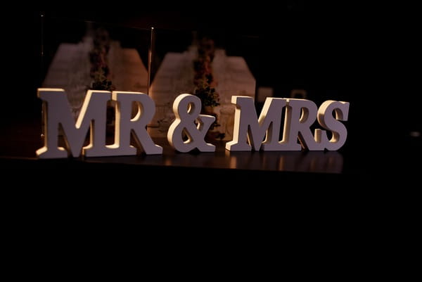 Mr and Mrs sign