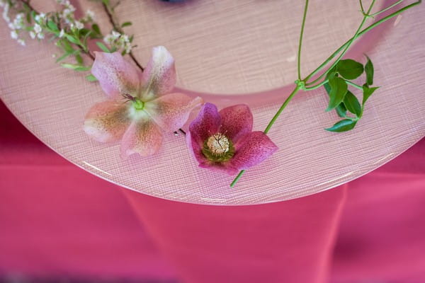 Flowers around edge of plate