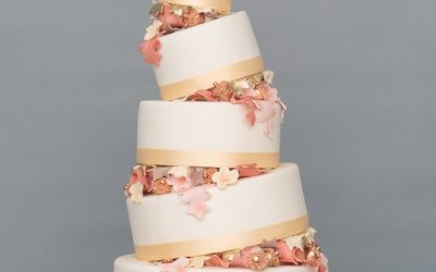 How to Make Your Wedding Cake Sparkle