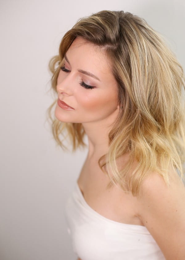 Bride with Relaxed Tousled Hairstyle