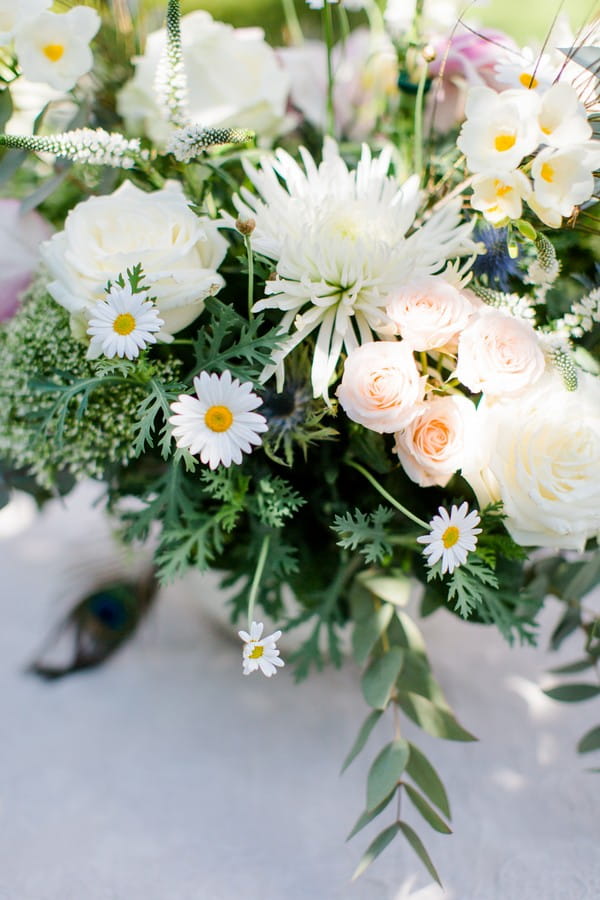 Wedding table flowers