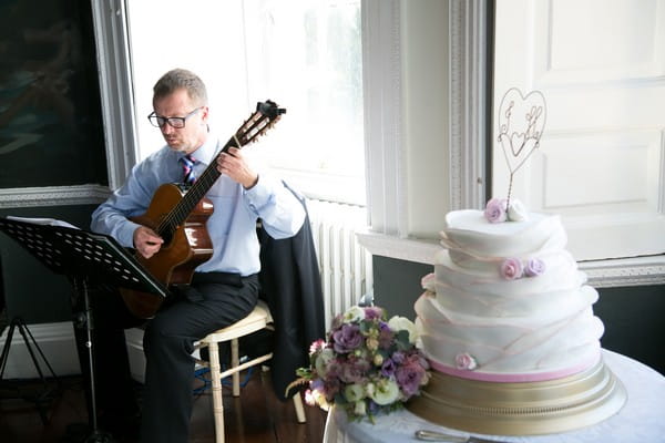 Wedding guitarist Ron Thomas