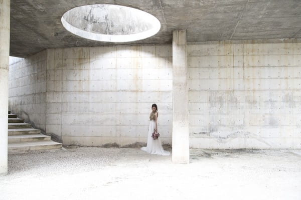 Bride underground in Cementiri Nou