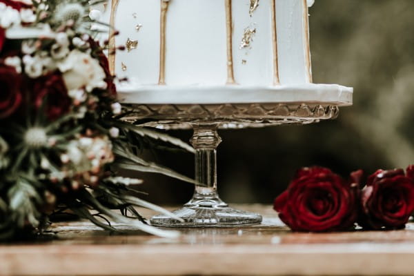 Glass cake stand