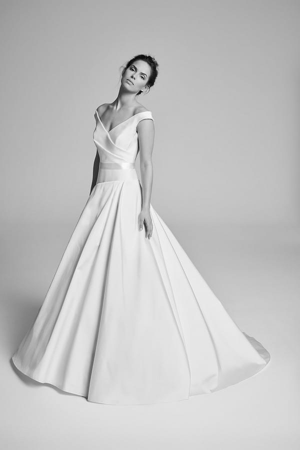 Cavetto Wedding Dress from the Suzanne Neville Belle Epoque 2018 Collection