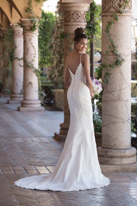 Back of 4002 Wedding Dress from the Sincerity Bridal SS18 Collection