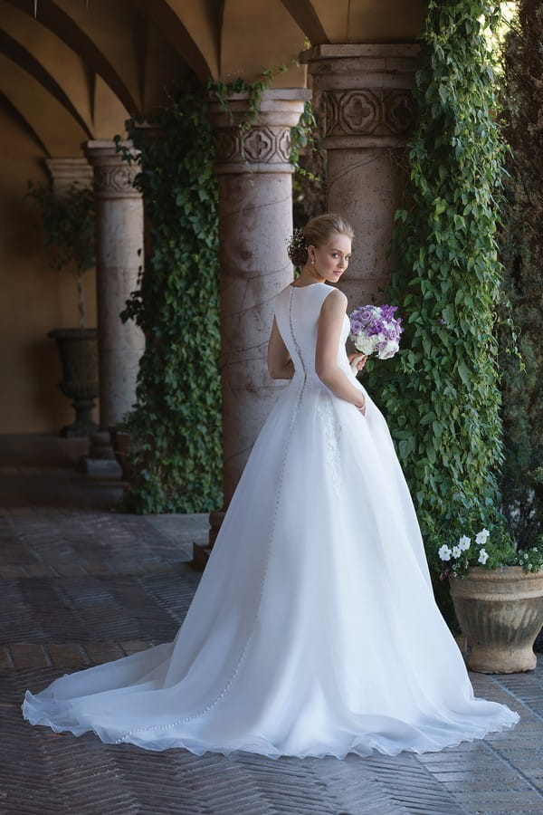 Back of 4006 Wedding Dress from the Sincerity Bridal SS18 Collection