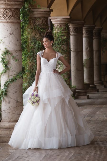 4023 Wedding Dress from the Sincerity Bridal SS18 Collection