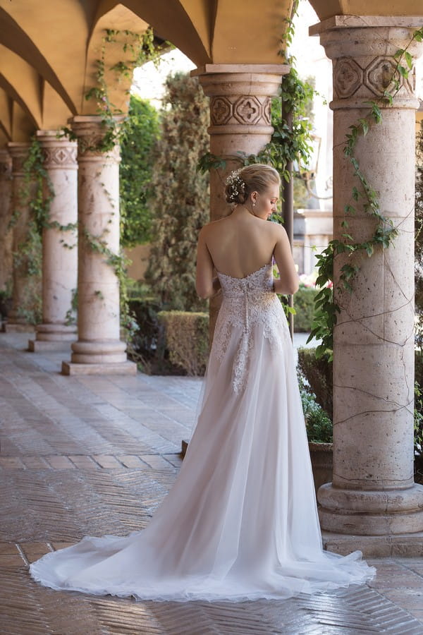 Back of 4026 Wedding Dress from the Sincerity Bridal SS18 Collection