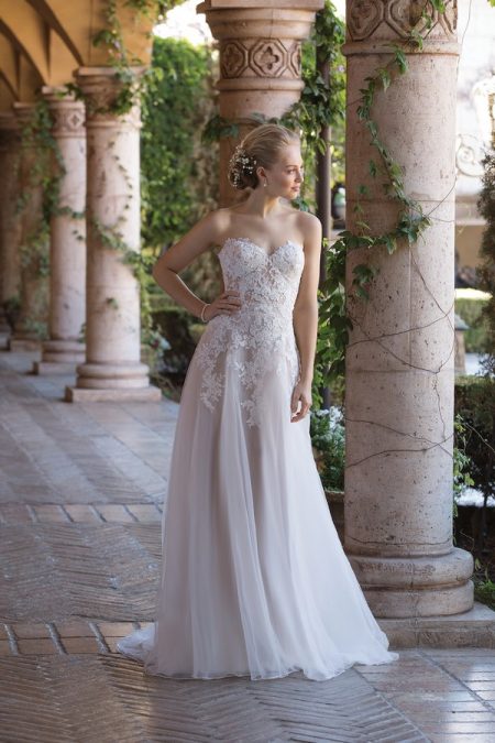 4026 Wedding Dress from the Sincerity Bridal SS18 Collection