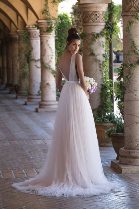 Back of 4031 Wedding Dress from the Sincerity Bridal SS18 Collection