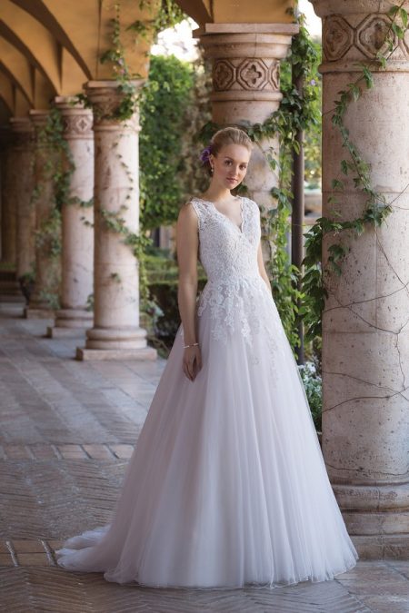 4032 Wedding Dress from the Sincerity Bridal SS18 Collection