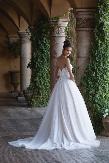 Back of 4034 Wedding Dress from the Sincerity Bridal SS18 Collection