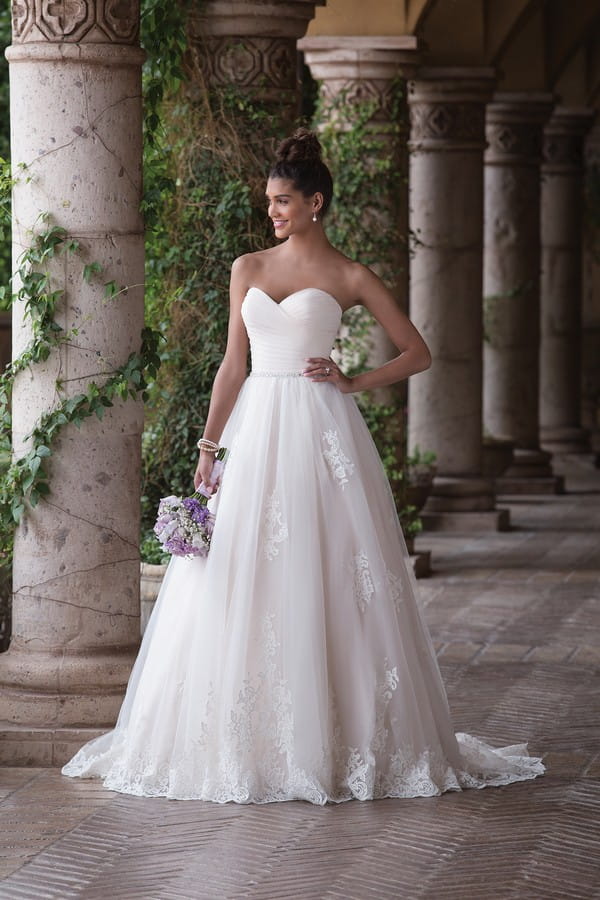 4036 Wedding Dress from the Sincerity Bridal SS18 Collection