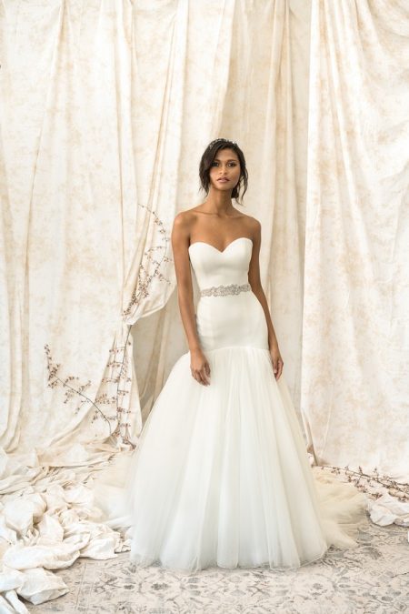 9903 Wedding Dress from the Justin Alexander Signature Spring/Summer 2018 Bridal Collection