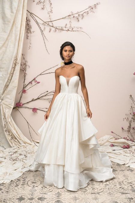 9906 Wedding Dress from the Justin Alexander Signature Spring/Summer 2018 Bridal Collection