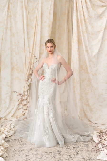9908 Wedding Dress from the Justin Alexander Signature Spring/Summer 2018 Bridal Collection