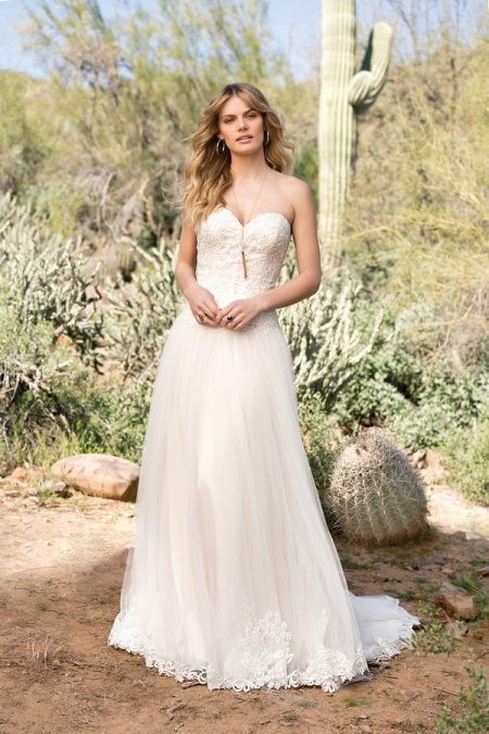 6526 Wedding Dress from the Lillian West Spring/Summer 2018 Bridal Collection