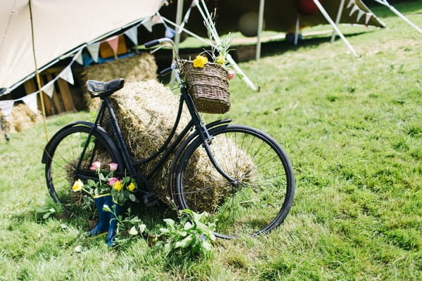 Vintage bicycle at wedding