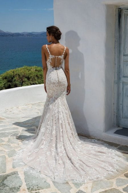 Back of 8960 Wedding Dress from the Justin Alexander Spring/Summer 2018 Bridal Collection