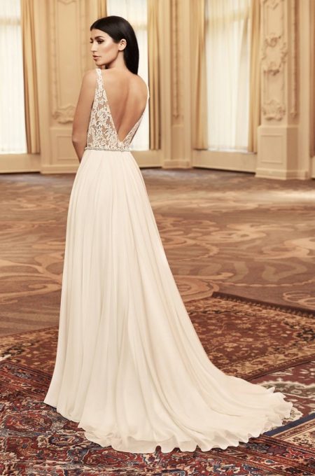 Back of 4808 Wedding Dress from the Paloma Blanca Fall/Winter 2018 Bridal Collection