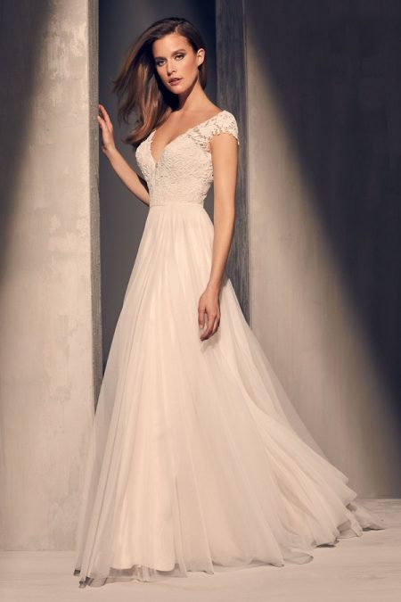 2216 Wedding Dress from the Mikaella Fall 2018 Bridal Collection