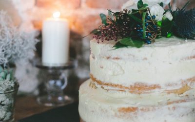 Naked and Semi-Naked Wedding Cakes