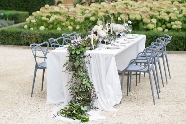 Trailing foliage table runner