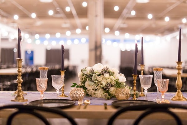 White and green wedding table flowers