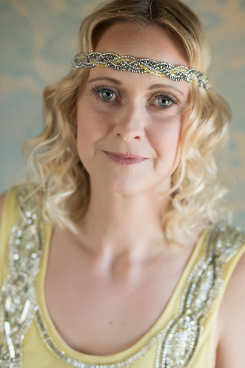 Bridesmaid wearing vintage style headband