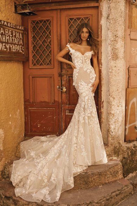 19-101 Wedding Dress from the BERTA Athens F/W 2019 Bridal Collection