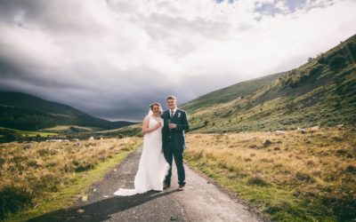 A Relaxed, Colourful Wedding in the College Valley