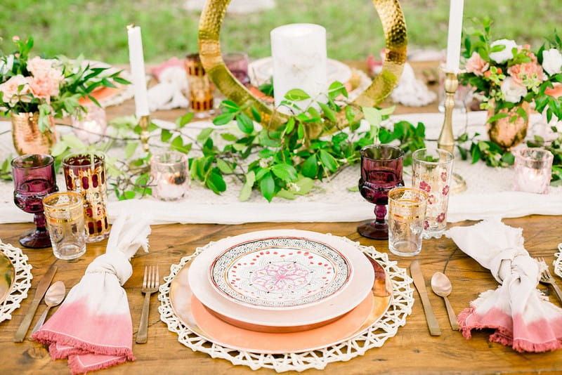Place setting with patterned plate