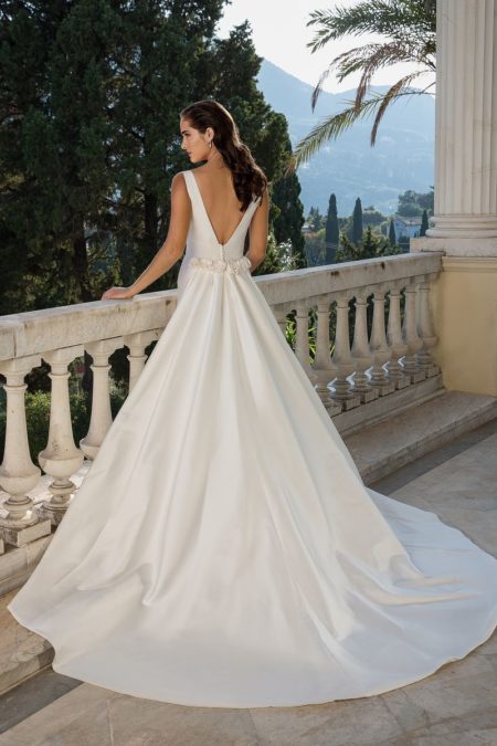 Classic wedding dresses outlet 2019