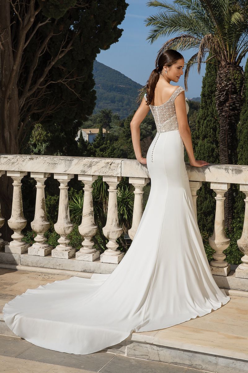 Back of Style 88083 Wedding Dress from the Justin Alexander Fall/Winter 2019 Bridal Collection